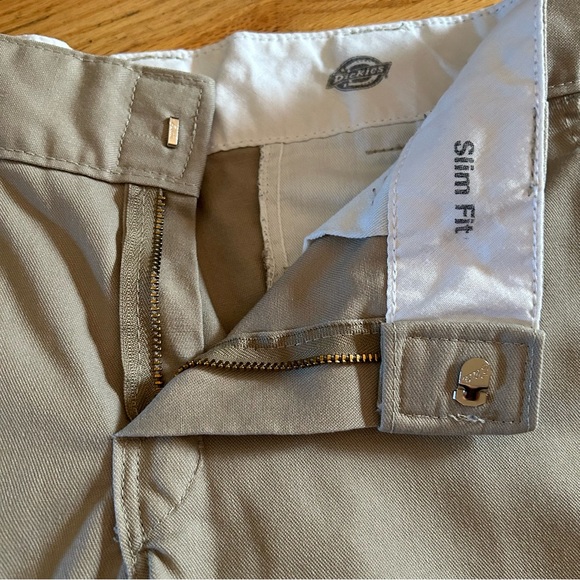 Dickies Men’s Slim Fit Flat Front Tan Shorts Size 29 - Picture 9 of 11